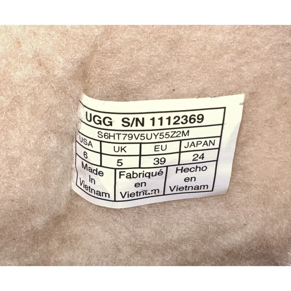UGG CA805 Weather Boot Chestnut Suede 1112369-CHE Men's Size 6 Woman's Size 7.5